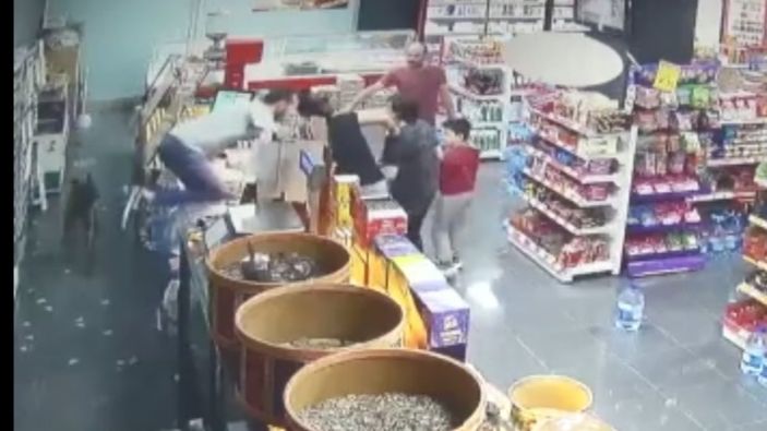 Ankara’da sahibinin elinden kurtulan köpek marketi birbirine kattı