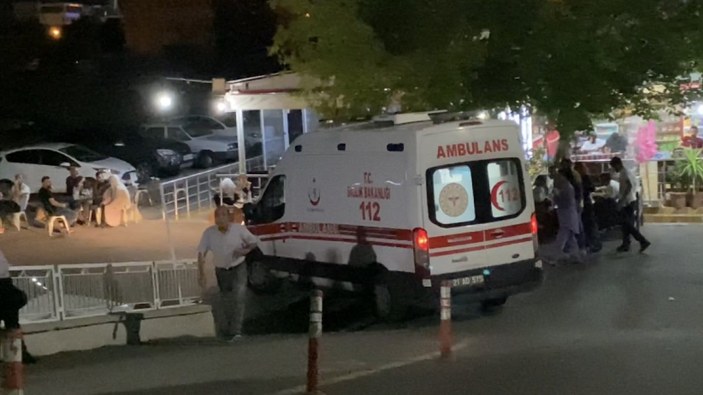 Diyarbakır'da tartıştığı eşini 12 yerinden bıçakladı