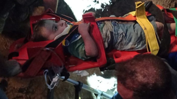 Manisa'da su kuyusuna düşen 2 yaşındaki Aybars, kurtarıldı