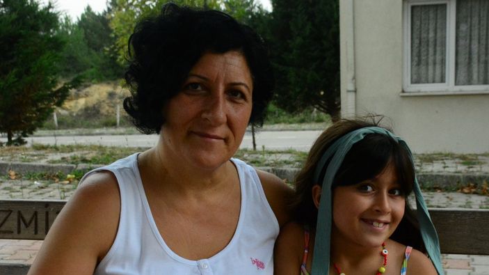 Kocaeli'de çocuklarını oyunculuk ajansına yazdıran anneye icra geldi