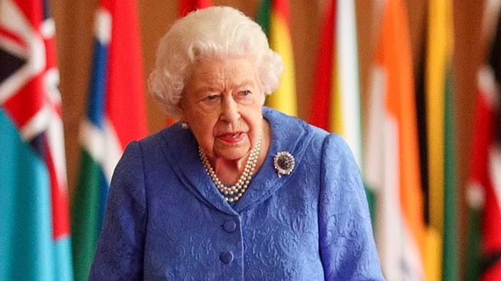 Doktorları, Kraliçe Elizabeth'e dinlenme tavsiyesinde bulundu
