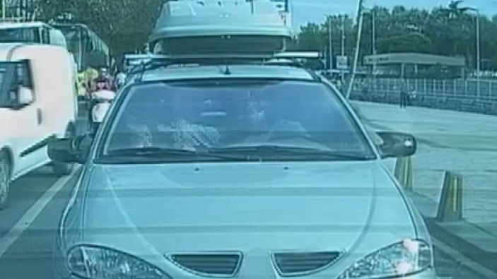Kağıthane'de şoför, yanındaki kadını dövdü