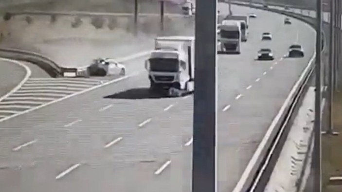 İstanbul’da, otoyolda geri manevra yapan İBB şoförü kazada öldü