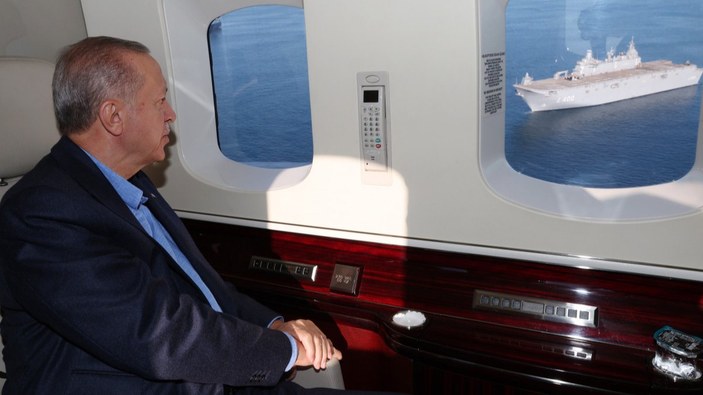 Cumhurbaşkanı Erdoğan, TCG Anadolu Gemisi'ni havadan inceledi