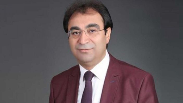 Ankara'da sanık olduğu davaya cübbesiyle katılan avukata uyarı