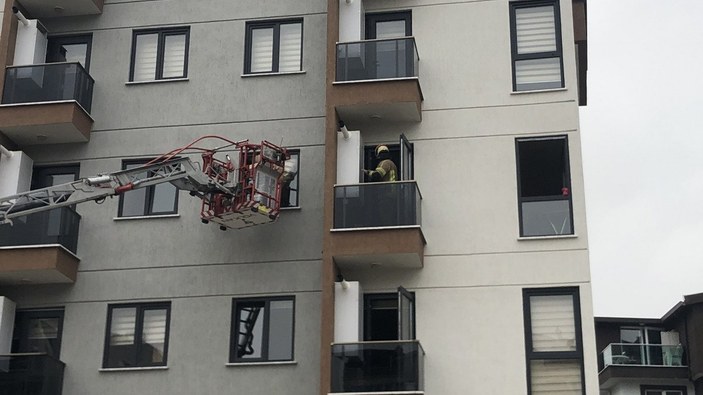 Bursa'da doğalgaz kokan 6 katlı bina boşaltıldı