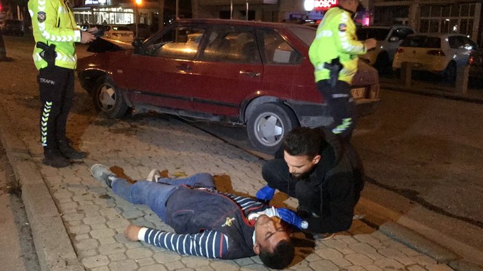Konya'da yaralı sürücüye ilk müdahaleyi yoldan geçen sağlık çalışanı yaptı