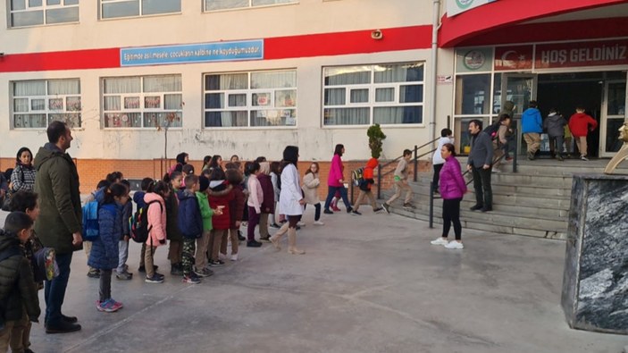 Düzce'de deprem bölgesinde okullar açıldı