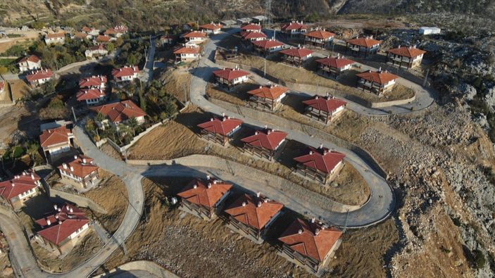 Antalya yangınında yanan 64 evin yapımı tamamlandı
