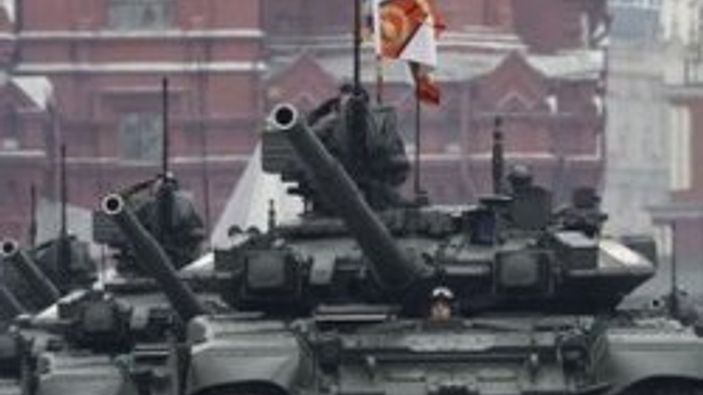 Putin'den gövde gösterisi: Dünyayı kurtardık