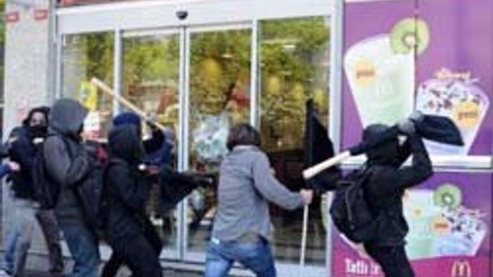 İstanbul'da 1 Mayıs operasyonu: 60 kişi gözaltında