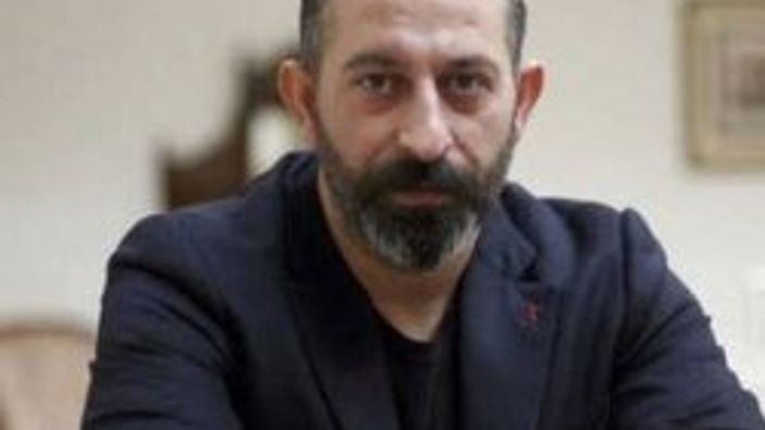 Cem Yılmaz: Eskiden elele oturanlara sinir oluyordum