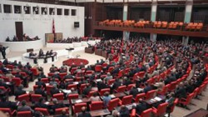 Meclis'te başörtüsü için yeşil ışık