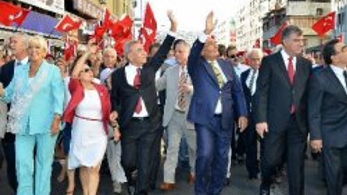 CHP'nin 9 Eylül yürüyüşüne Baykal da katıldı