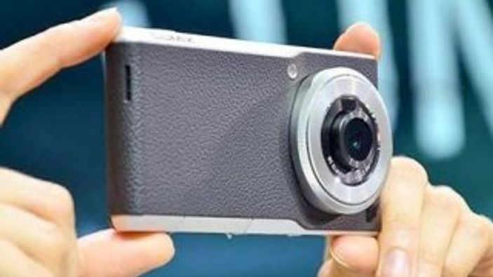 Panasonic DMC-CM1 İngiltere'de de satılacak