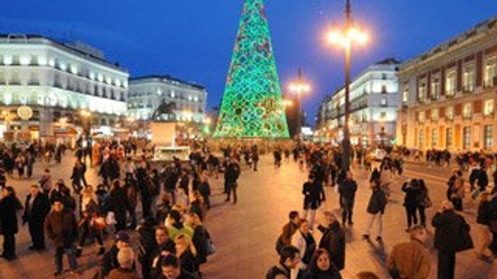 Madrid'de durgun Noel hazırlığı