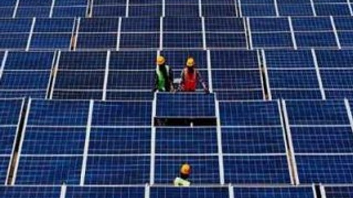 Türk şirketleri Asya'da güneş santrali kuracak