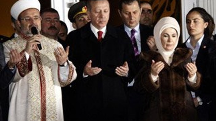 Erdoğan Gaziantep'te ilahiyat fakültesi açtı