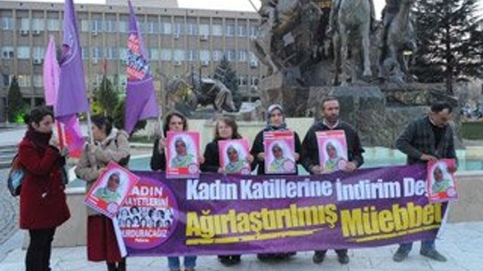 Uşak'ta kadın cinayetleri protesto edildi