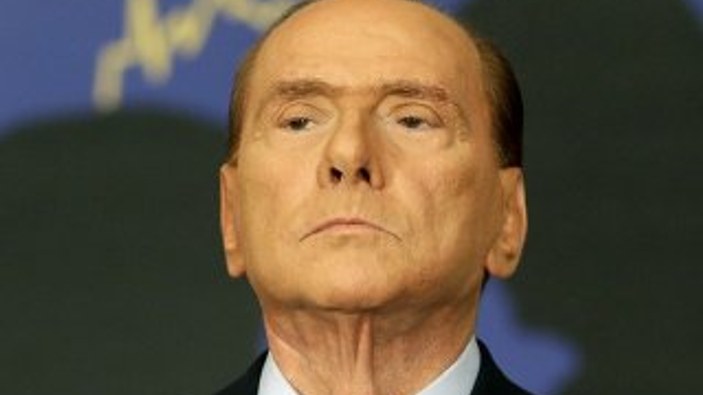 Berlusconi fuhuş davasından tamamen aklandı