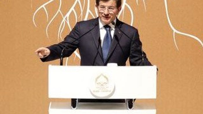 Davutoğlu'ndan Biri Bizi Gözetliyor eleştirisi