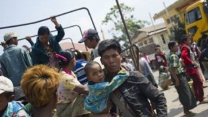 Myanmar savaş uçakları yanlışlıkla köylüleri bombaladı
