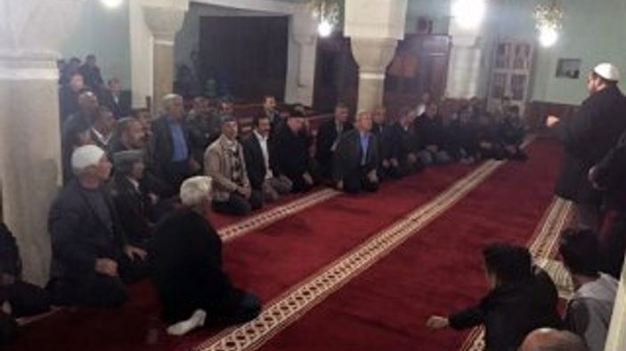 Kavga eden liseliler camide dini törenle barıştırıldı