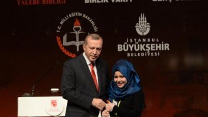 Ateşe Düşen Gül kompozisyonu Erdoğan'ı duygulandırdı