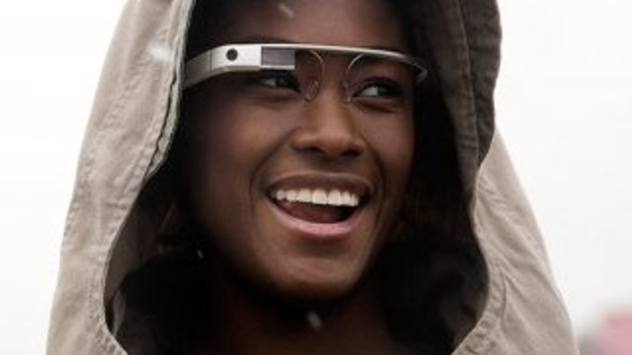 Google Glass projesi devam ediyor