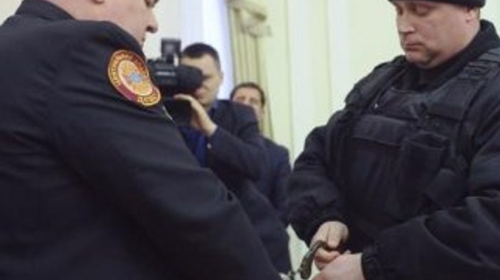 Ukrayna'da bakan ve yardımcısı canlı yayında tutuklandı