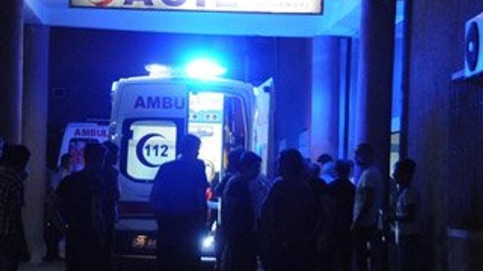 Bitlis'te askeri aracın geçişi sırasında patlama: 2 yaralı