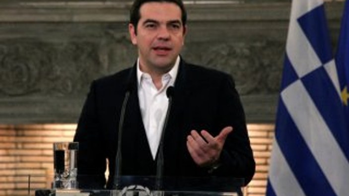 Yunanistan Başbakanı Çipras'tan Macron'a tebrik