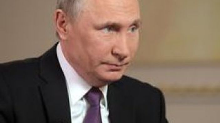 Putin'den Macron'a tebrik