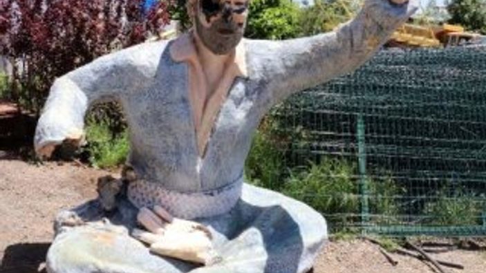 Şanlıurfa'da Şivan Perwer heykeli kırıldı