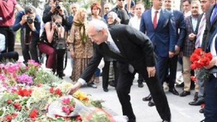 Kılıçdaroğlu, Zübeyde Hanım'ın mezarını ziyaret etti
