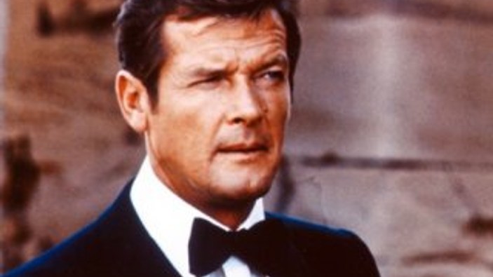 Bond Roger Moore hayatını kaybetti