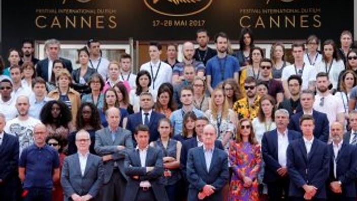 Cannes'ta Manchester için 1 dakikalık saygı duruşu