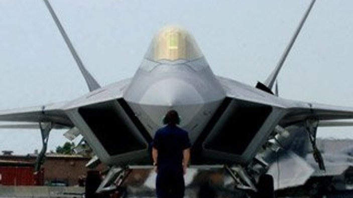 ABD Şayrat saldırısında hava üstünlüğünü F-22 ile sağladı