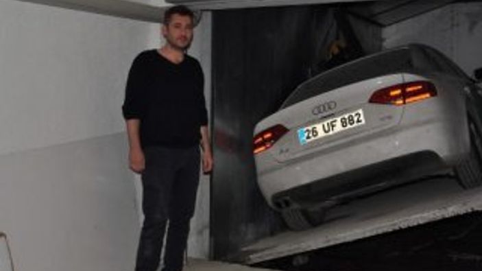 Asansörde araba kaldı