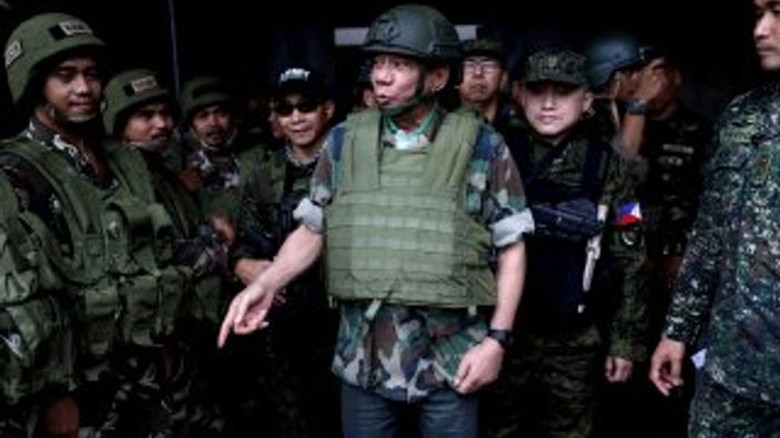 Duterte'nin oğlu ve damadı ifade verdi