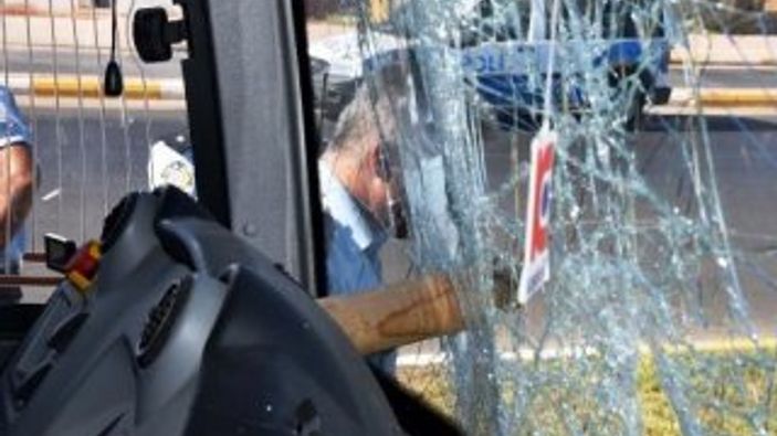 Antalya'da otel servisi refüje çıktı: 5 yaralı