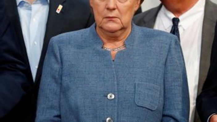 Merkel yüzde on oy kaybetti