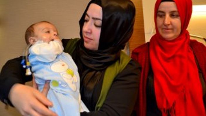2 yaşındaki bebeğin karaciğeri 6 aylık bebeğe hayat verdi