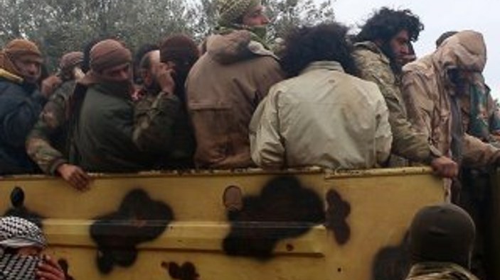 Suriyeli muhalifler İdlib'de 400 DEAŞ'lıyı esir aldı
