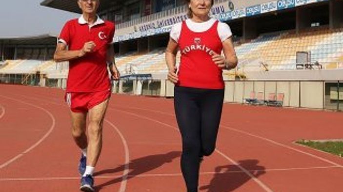 52 yıldır birlikte koşan çiftten 14 Şubat mesajı