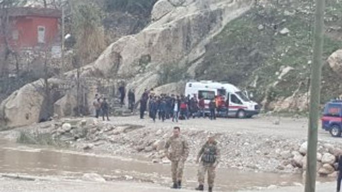 Sevgililer Günü'nde öz çekim yapmak isterken düştü