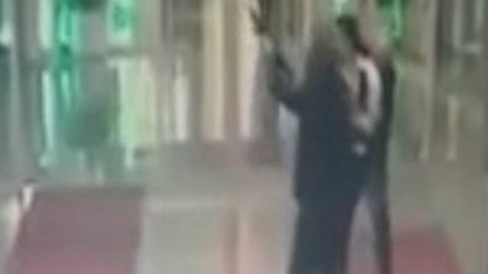 Volkan Konak sahnedeyken ateş açan şüpheli tutuklandı
