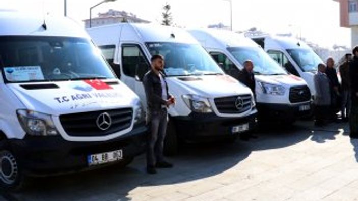 İran-Türkiye arasında transit minibüs seferleri başladı