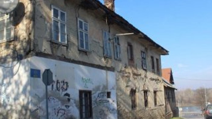 Bosna'daki konsolosluk binası onarılmayı bekliyor