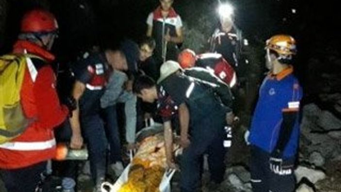 Köpek saldırısıyla dağda mahsur kalan kişi kurtarıldı